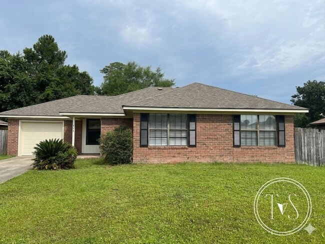 Photo - MOVE IN SPECIAL: $1000 OFF 1ST MONTH'S RENT!**