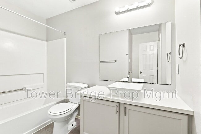 Photo - 1106 G St Unit 2