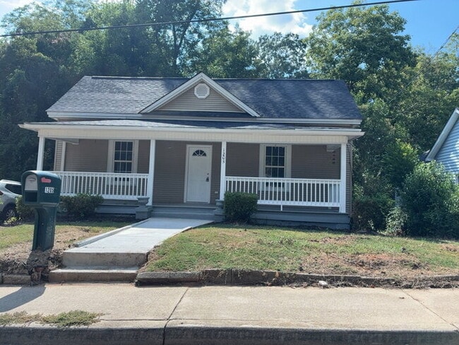 "Charming 3-Bedroom Home with 2 Full Baths and Spacious 1,210 sq ft Layout in Anderson, SC!"