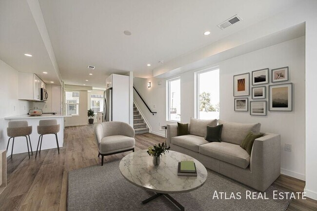 Photo - 2640 S Delaware St Unit 2