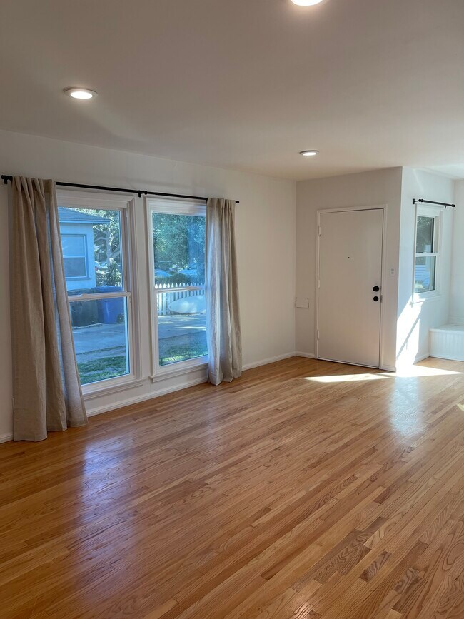 Photo - 4124 Center St Unit 4124