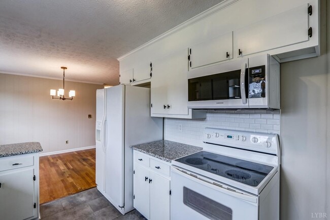 Photo - 4295 Everett Rd