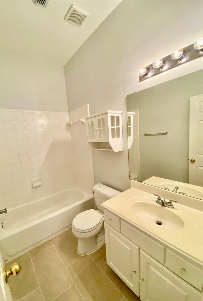 Building Photo - 2710 Grants Lake Blvd Unit True