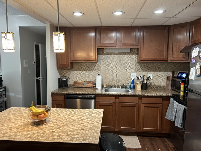 Photo - 3301 Beechwood Blvd Apartments