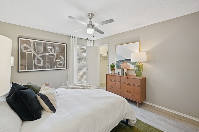 Lexington Apartment Homes