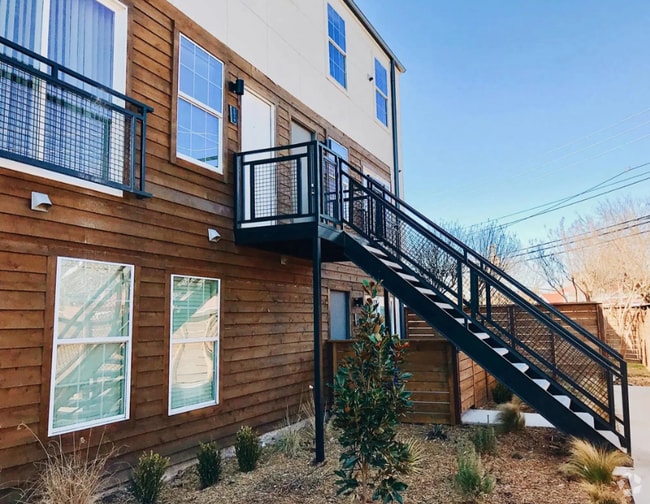 Building Photo - Fisher Trails Rental