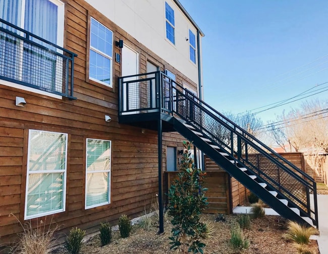Fisher Trails - Fisher Trails Apartments