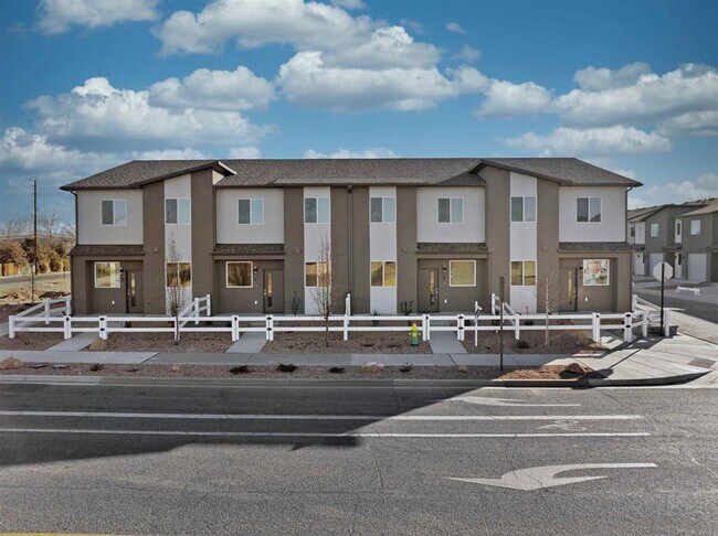 Building Photo - Caspian Way Unit C Rental