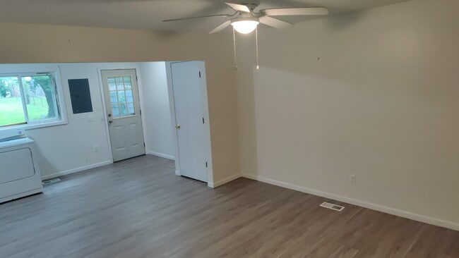 1131 Rambling Rd