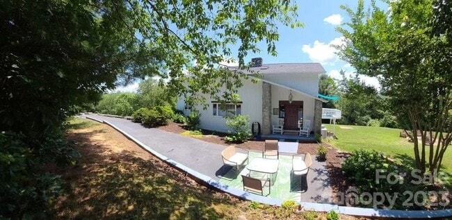 Photo - 3 Rolling Meadows Ln