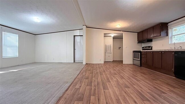 Photo - 1430 W Howard Ln