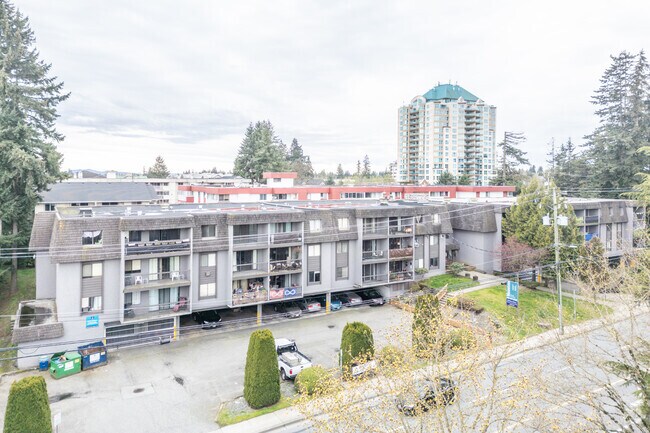 Photo - Dahlstrom Manor