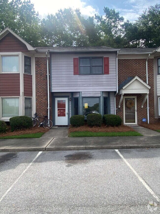 Building Photo - 319 St Andrews Dr Unit I Rental