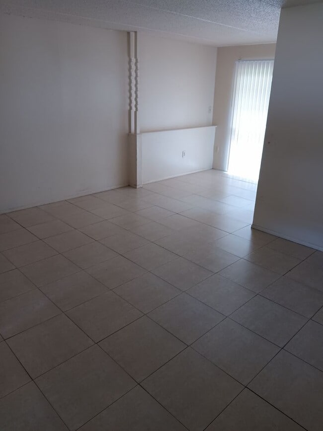 Photo - 1906 Honour Rd