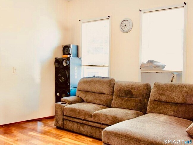 Photo - 250 Orange St