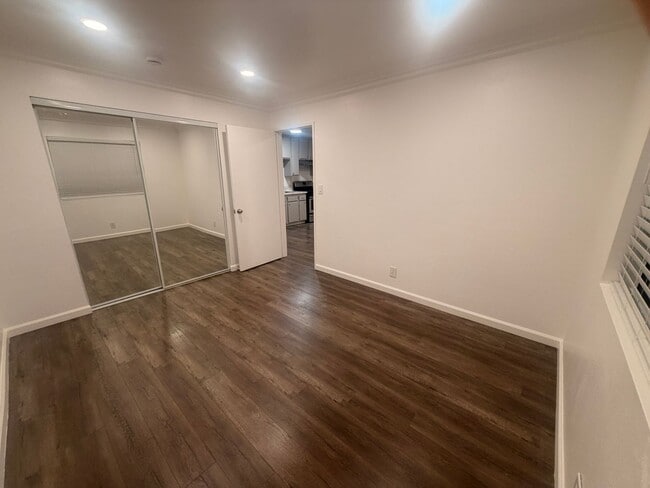 Photo - 827 S Wilton Pl Unit 204