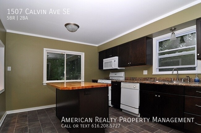 Photo - 1507 Calvin Ave SE