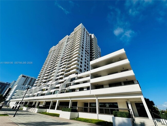 Photo - 2555 Collins Ave Unit 1609