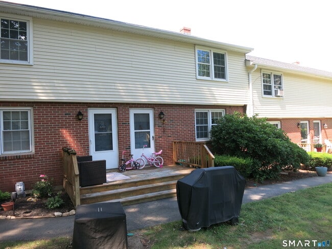 Building Photo - 6 Carolina Dr Unit 6