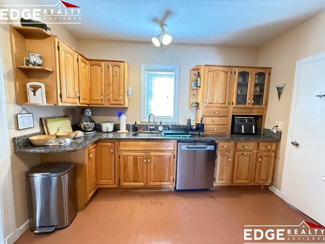 Building Photo - 18 Lyons Ct Unit 2