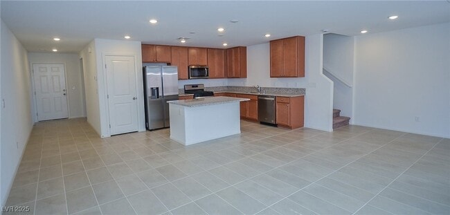 Photo - 5401 Lynn Crk Ave