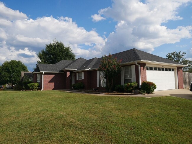 Building Photo - 1401 Osage Dr