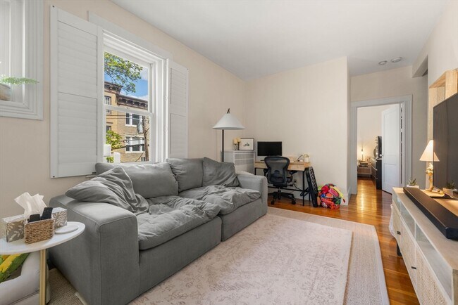 Photo - 109 Winchester St Unit 6