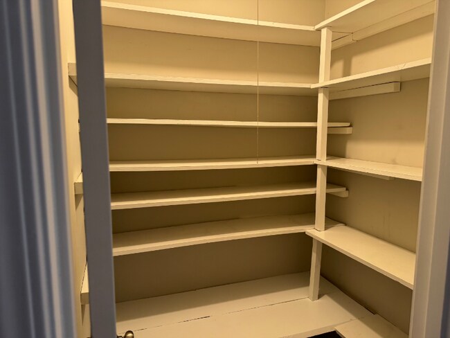 Photo - 865 Spalding Dr