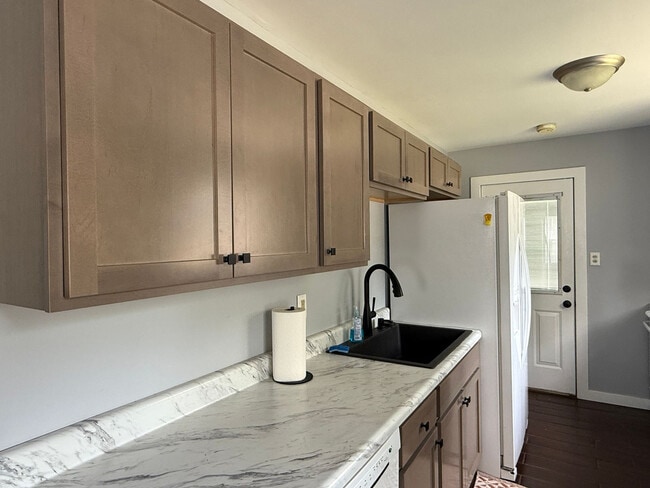 Photo - 501 N Dickson St Unit ID1328958P