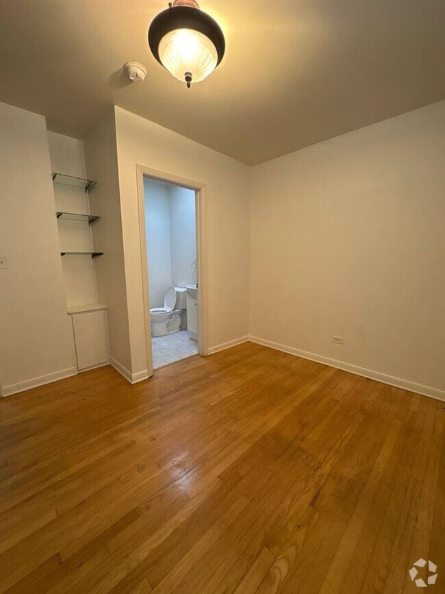 Building Photo - 8827 W Grand Ave Unit 2F Rental