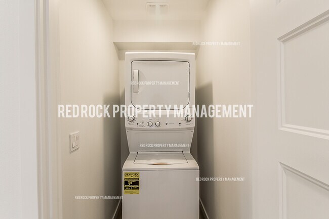 Photo - 1108 N Davis Ln