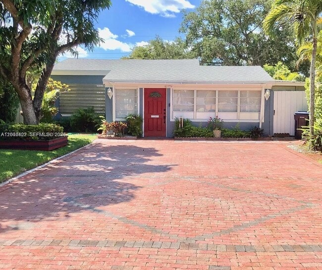 Building Photo - 2140 NE 180th St