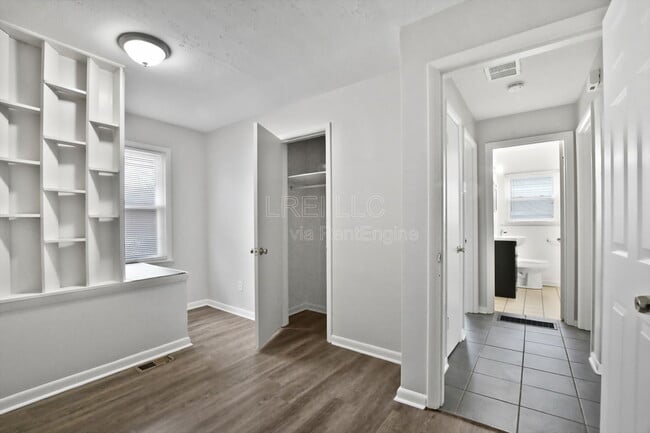 Photo - 2404 Thomas Ave