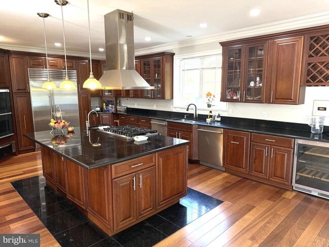 Photo - 6529 Fairlawn Dr