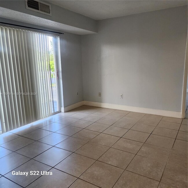 Photo - 8200 SW 210th St Unidad 111