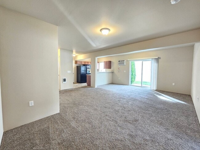 Photo - 5207-5207 E Upriver Dr