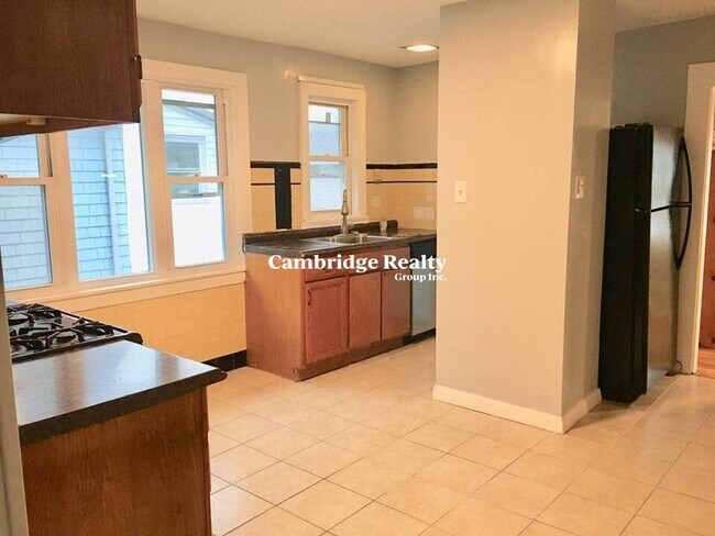 Building Photo - 62 Woods Ave Unit 2 Rental