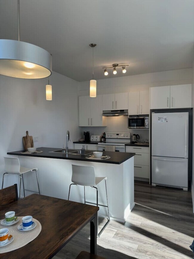 Photo - 237 Rue du Pirée Unit ID1340599P