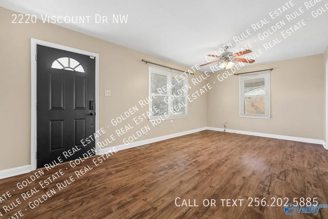 Photo - 2220 Viscount Dr NW