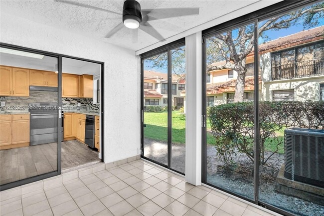 Photo - 3405 Emerald Oaks Dr Unit 00