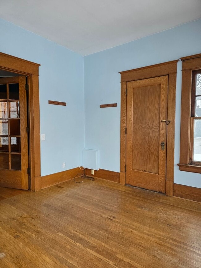 Photo - Large Home in Bowling Green