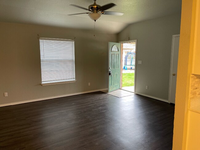 Photo - 504 N Sewell Dr Unit B