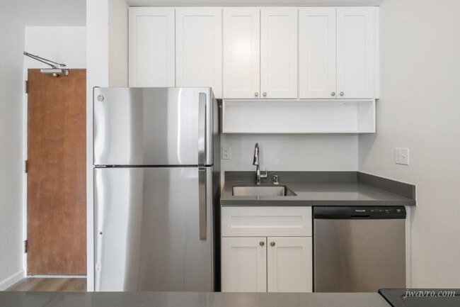 Building Photo - 1601 Grant Ave Unit 1C-2025