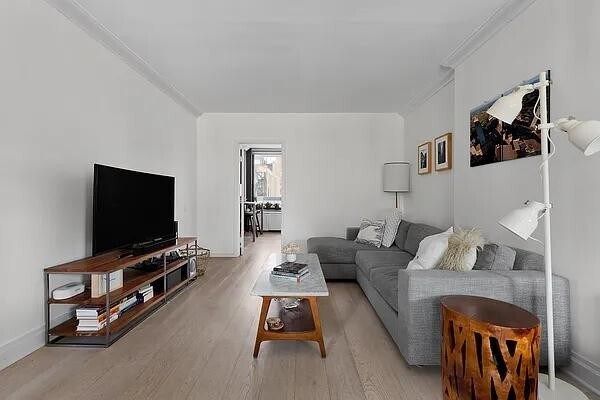 Photo - 111 E 30th St Unidad 16C