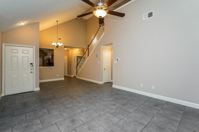 Photo - 952 Azalia Dr