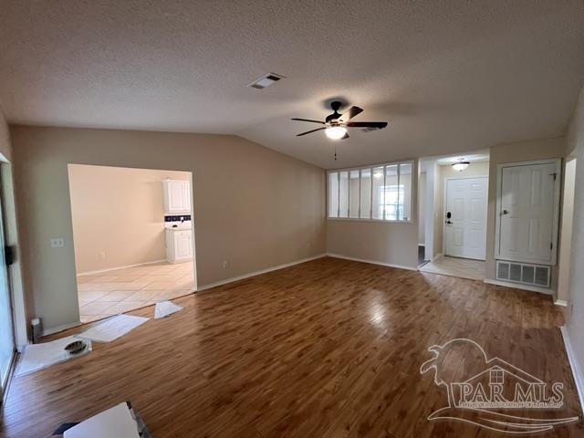 Photo - 5563 Chantilly Cir