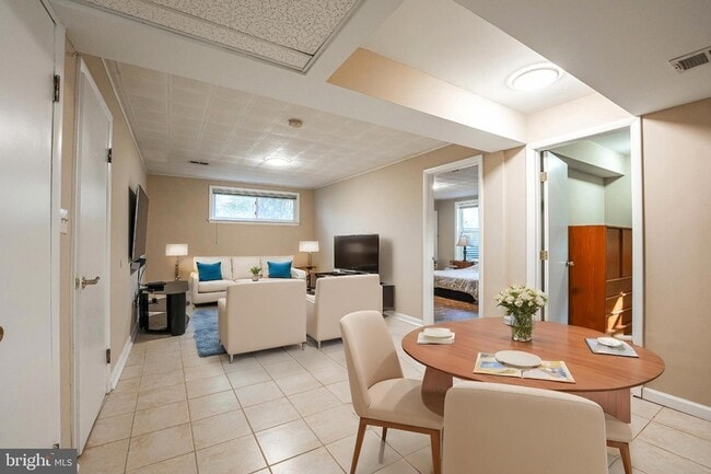 Building Photo - 6809 Weaver Ave Unit B