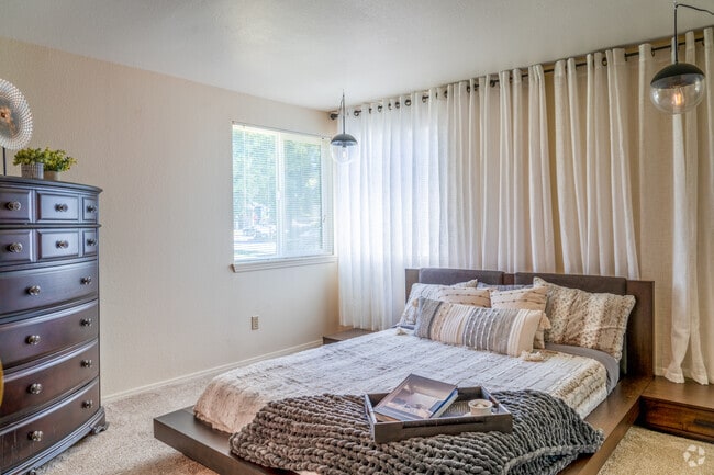 2BR, 2BA, - 1023SF - Master Bedroom