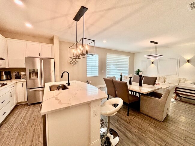 Photo - 1399 Greenfield Lp