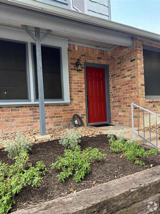 Building Photo - 1411 Gracy Farms Ln Unit 107 Rental